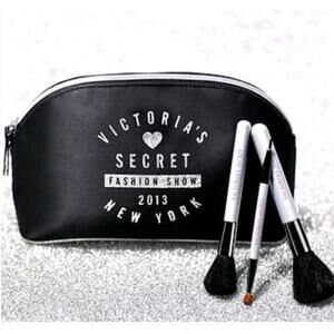 Victoria’s Secret 2013 New York Fashion Show Cosmetic Bag + Brush Set